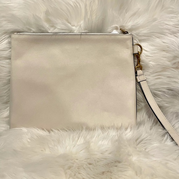 *SOLD* on ♏️erc - GUCCI Wristlet - Picture 9 of 16